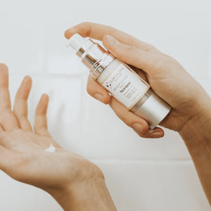 Maintain a hydrated, fresh look with the Brightening Face Serum featuring moisturizing and calming ingredients like Jojoba, Mallow, Primrose and other botanical extracts. This high-tech gel resurfaces appearance of dull, congested skin, gently lifting dead skin cells away by gently dissolving the glue that holds them to the surface. The results are the overall appearance of a tighter, clearer, smoother, and more even-toned complexion.